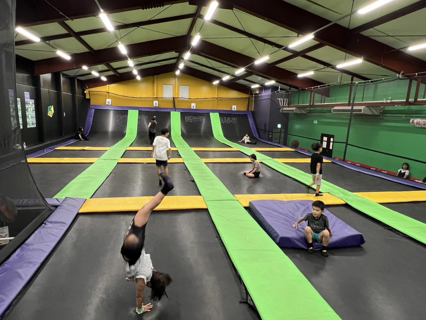 トランポリンを楽しもう！新価格が登場 - TrampolinePark.jp